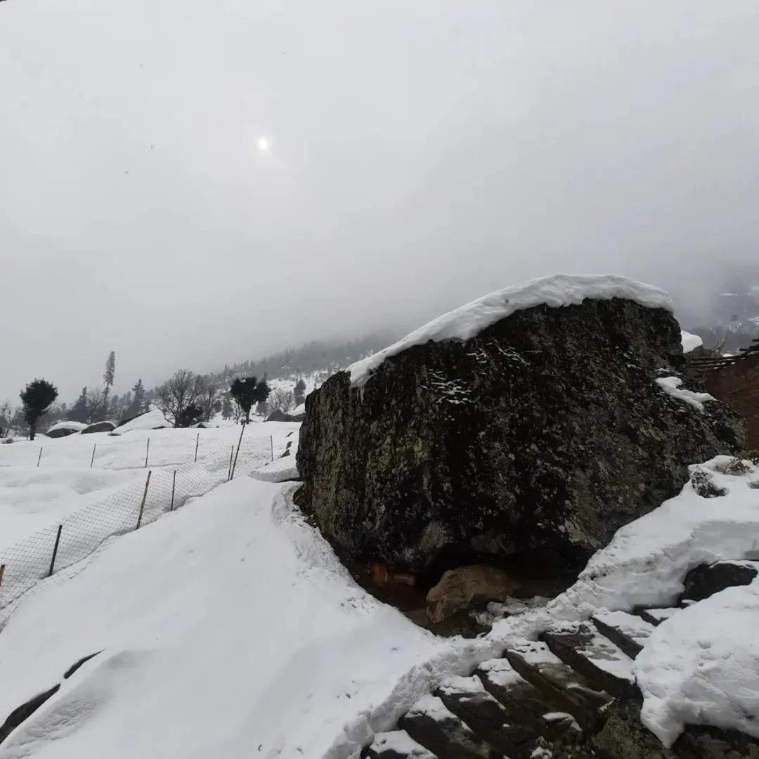 Khana Badosh Resort Kalam Экстерьер фото